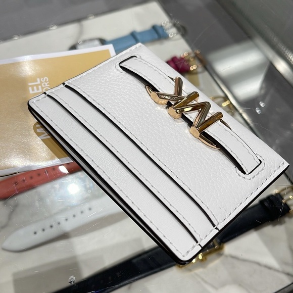 MICHAEL KORS Reed Large Pebbled Leather Card Holder Case
Optic White 
NWT - Picture 4 of 16